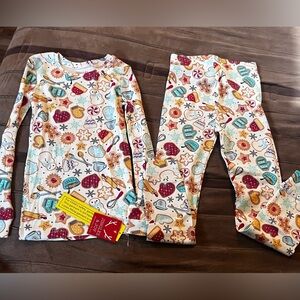 NEW with tags JINGLE & JOY Girl’s pajama set - Size 7